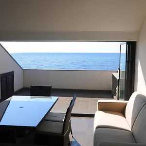 The Roof On The Sea Italie